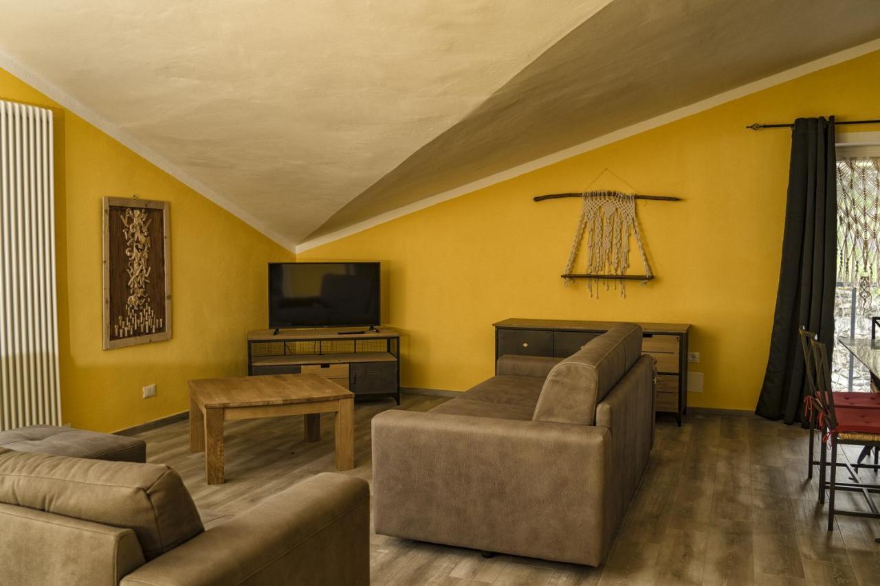 Chevres A Cheval - Apartment Aosta Eksteriør billede