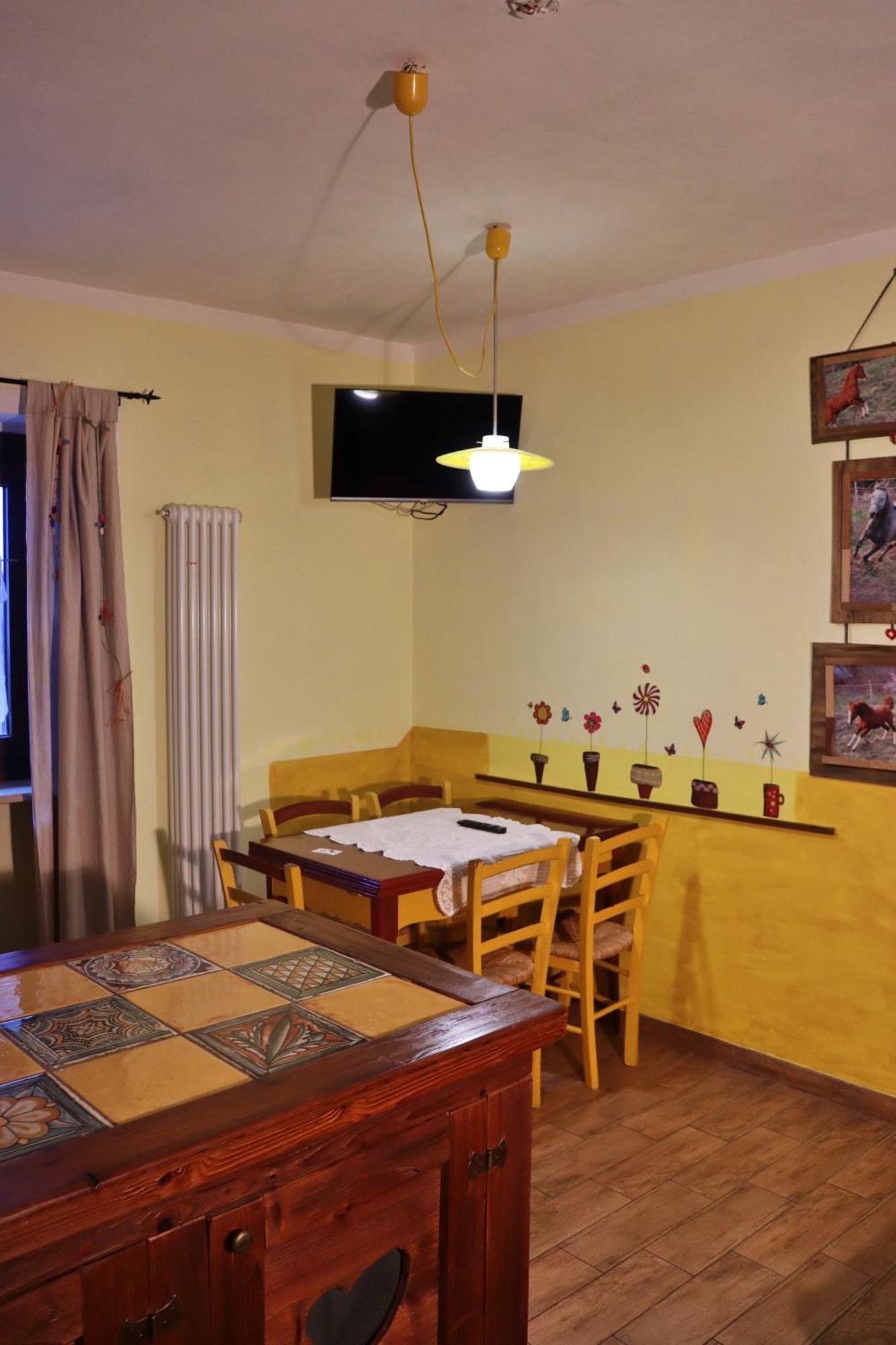Chevres A Cheval - Apartment Aosta Eksteriør billede